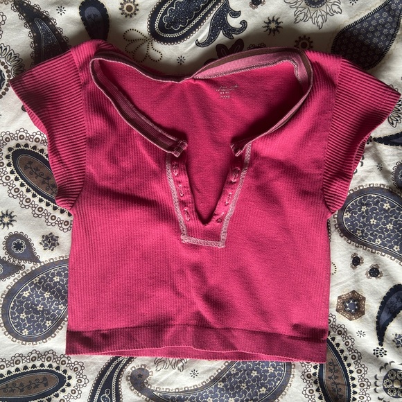 Urban Outfitters go for gold hot pink top - Picture 2 of 5
